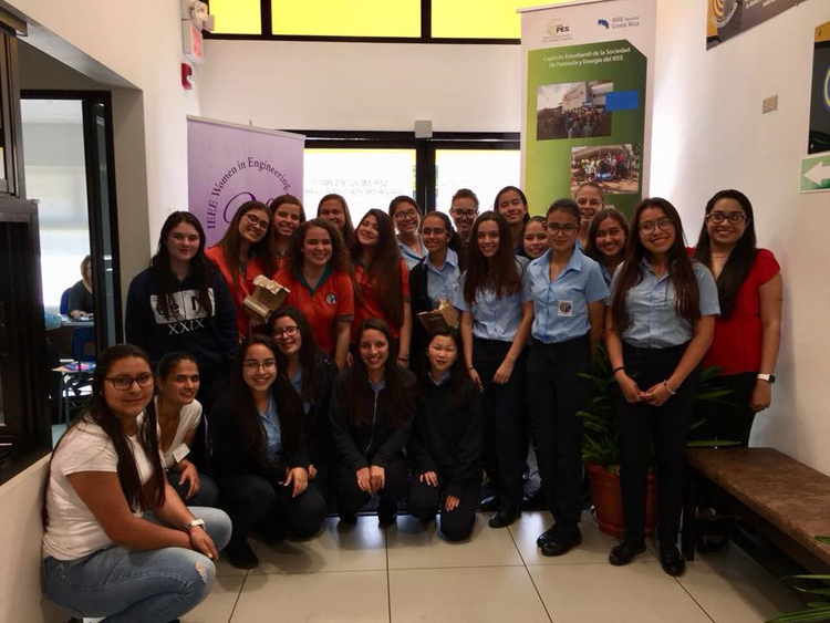 Engineering workshop with girls from Colegio Científico de Cartago.